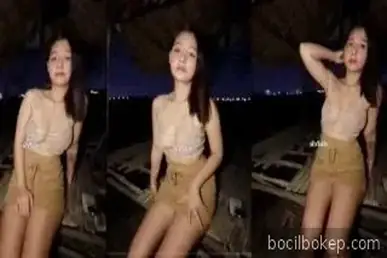 Cewek Cantik Diajak Ngentot di Gubuk Tengah Malam